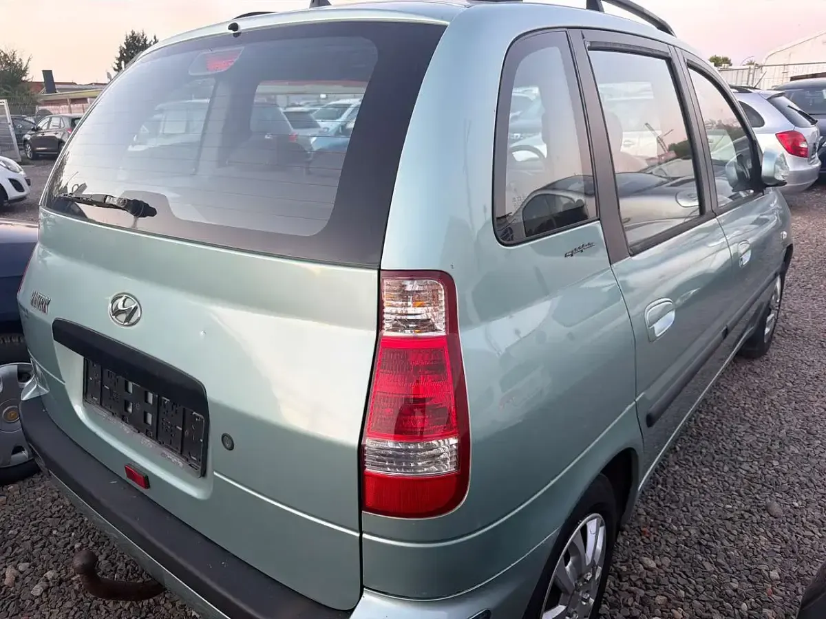 Gebraucht Hyundai Matrix GLS 103 PS (75 kW) 2006 Moderate silver Van / Kleinbus