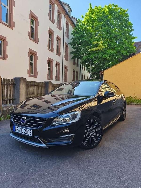 Schwarz Gebraucht 2016 Volvo S60 Summum Limousine | 15.000 € - Bild 1/4