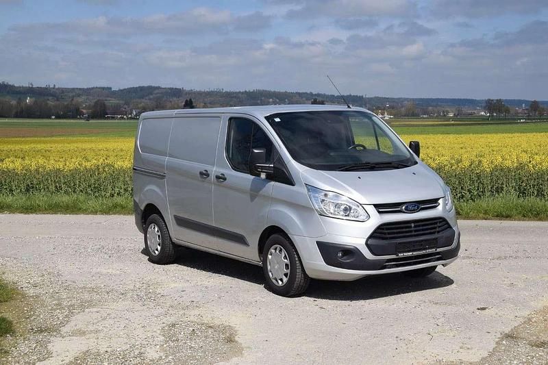 Polarsilber metallic Gebraucht 2017 Ford Transit Custom Trend Van / Kleinbus | 17.800 € (Guter Preis) - Bild 1/4