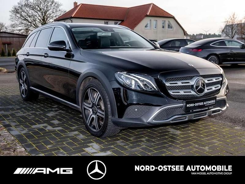 Gebraucht Mercedes E400 Avantgarde 330 PS (242 kW) 2018 Unilack schwarz Kombi
