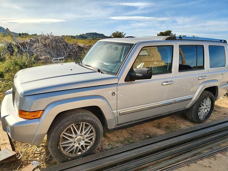 Silber Gebraucht 2009 Jeep Commander Overland SUV | 10.500 € - Bild 1/4