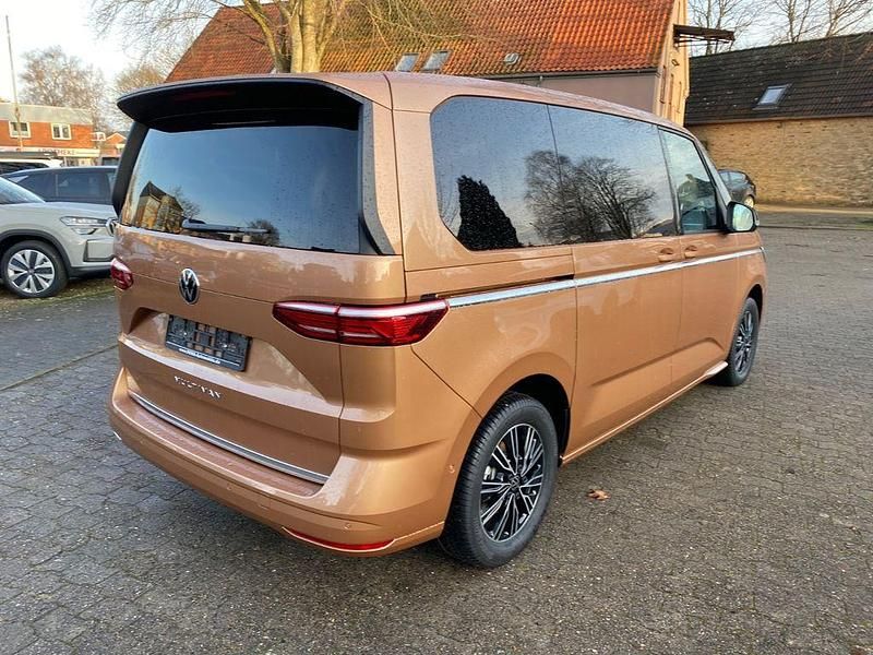 Gebraucht VW Multivan Style 150 PS (110 kW) 2026 Copper bronze metallic Van