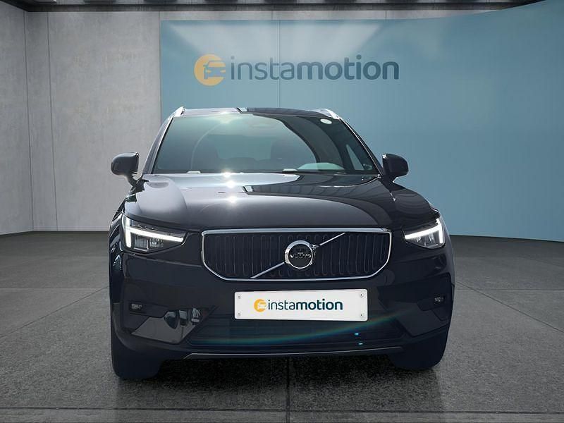 Gebraucht Volvo XC40 Core 163 PS (119 kW) 2024 Schwarz SUV