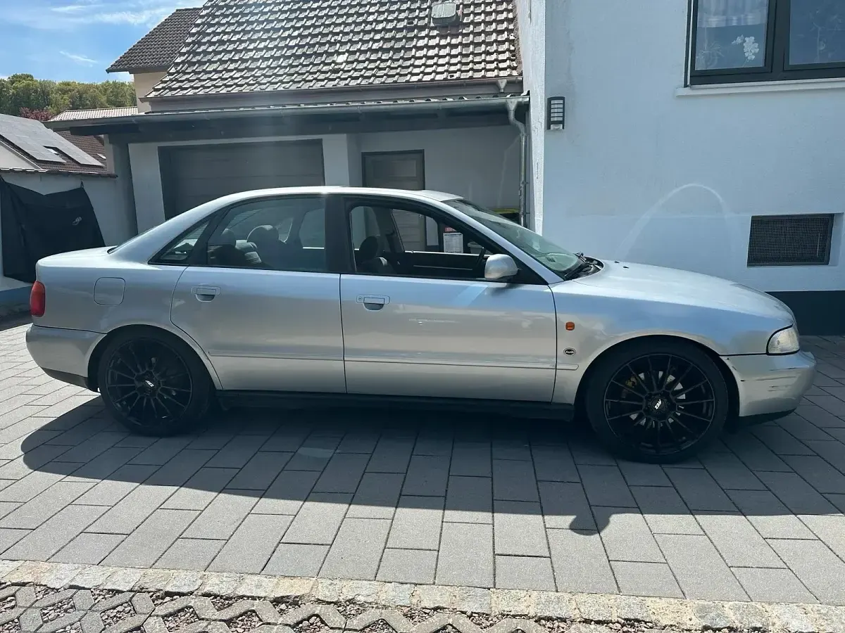 Gebraucht Audi A4 150 PS (110 kW) 1996 Silber Limousine
