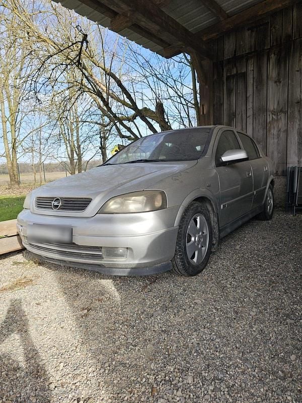 Gebraucht Opel Astra 100 PS (73 kW) 2003 Silber Limousine