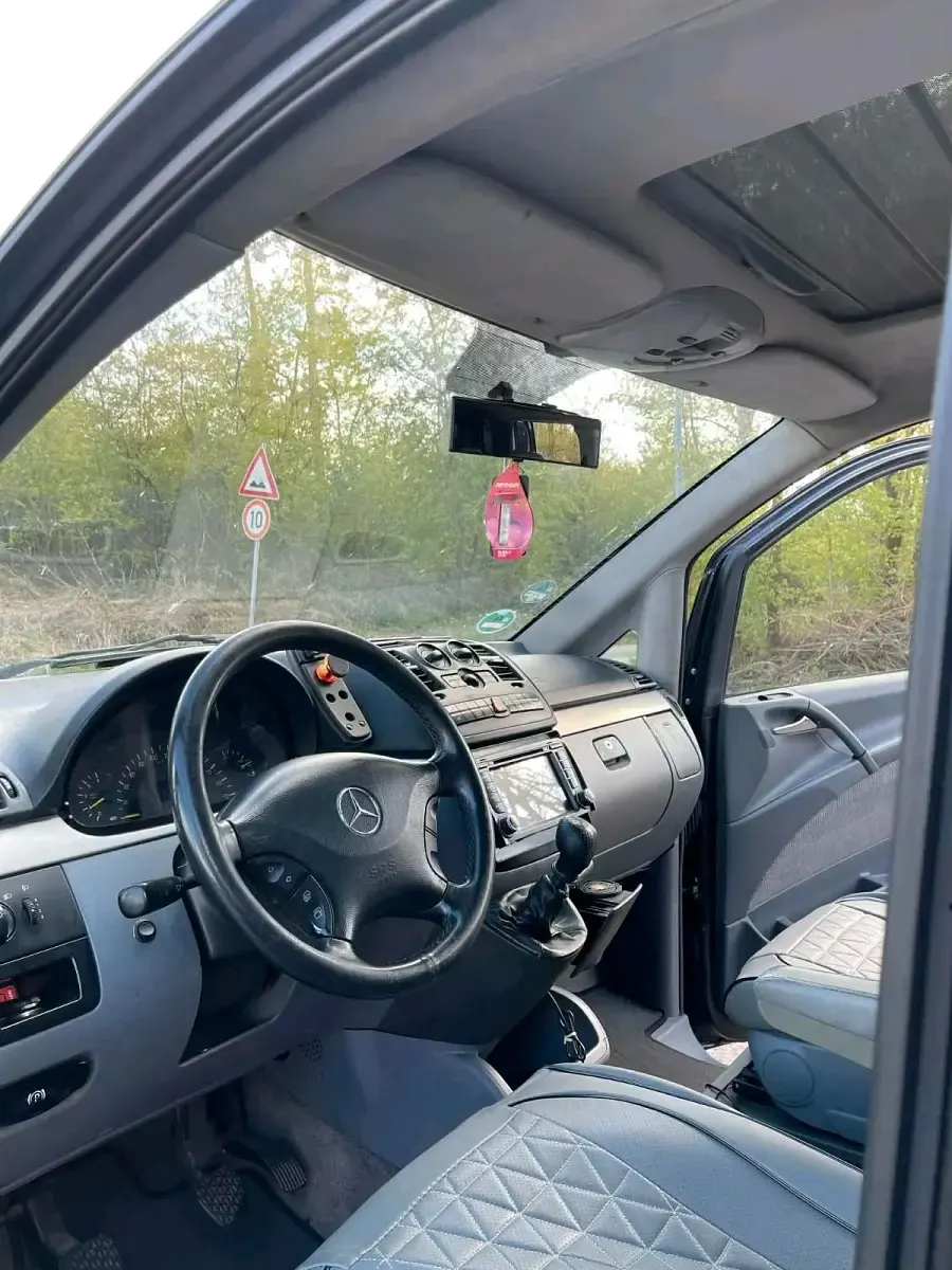 Używany Mercedes Viano 150 KM (110 kW) 2005 Czarny Minivan