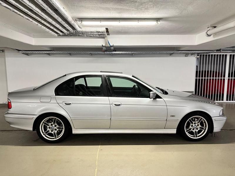 Gebraucht BMW 520 Lifestyle 170 PS (125 kW) 2003 Silber Limousine