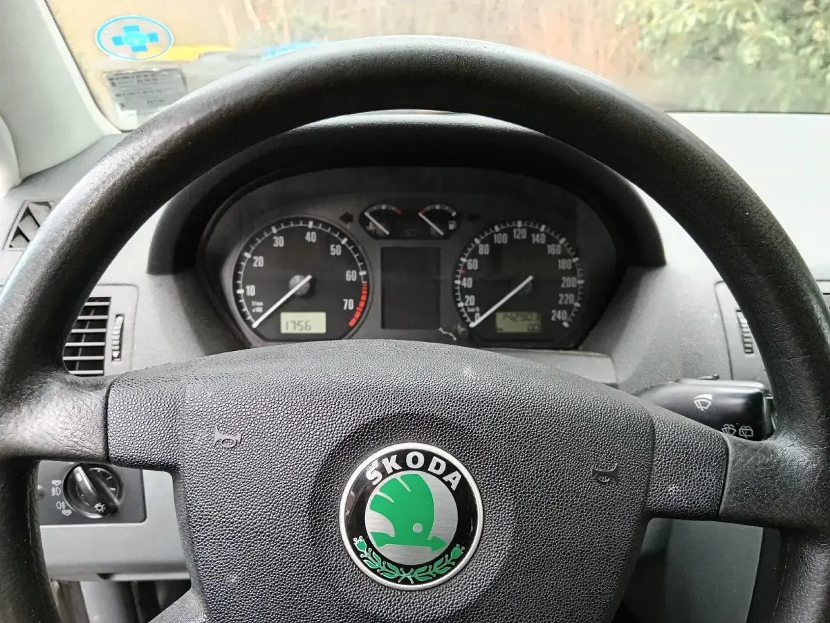 Second-hand Skoda Fabia 101 CP (74 kW) 2001 Argintiu Hatchback
