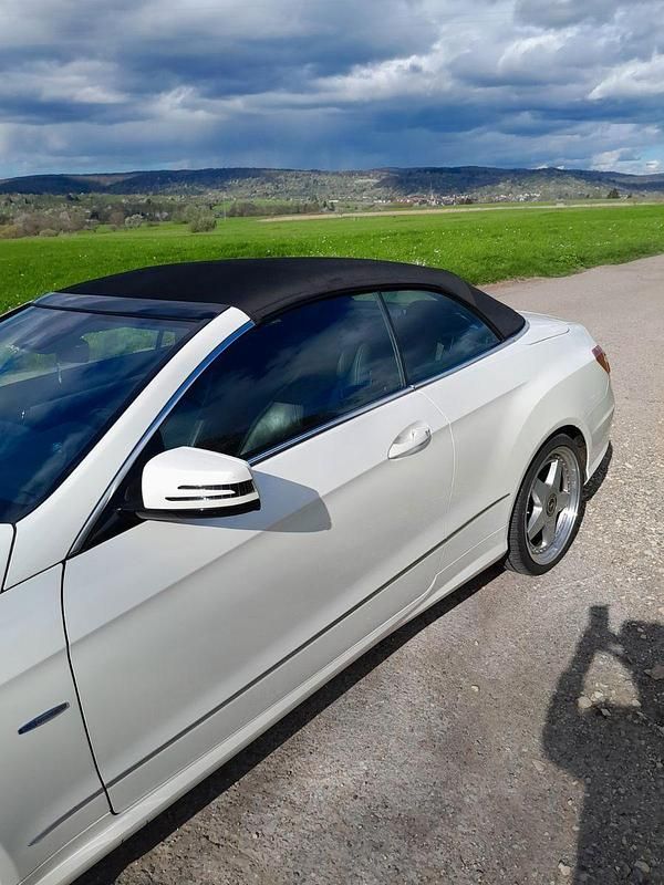 Gebraucht Mercedes E250 Avantgarde 204 PS (150 kW) 2011 Grau Cabrio