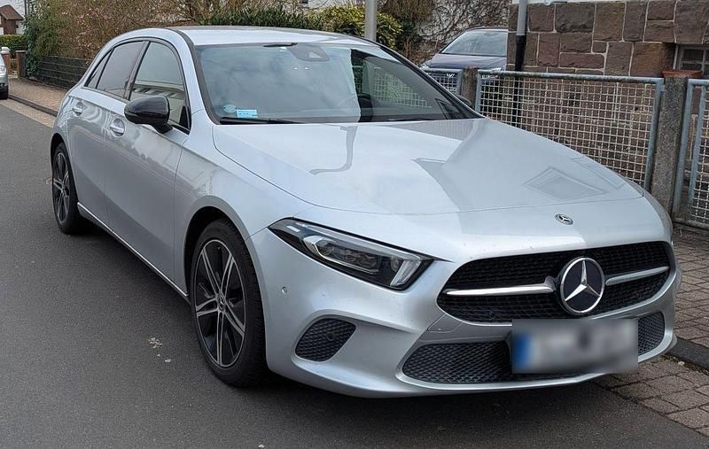 Gebraucht Mercedes A220 Progressive 190 PS (139 kW) 2019 Silber Limousine