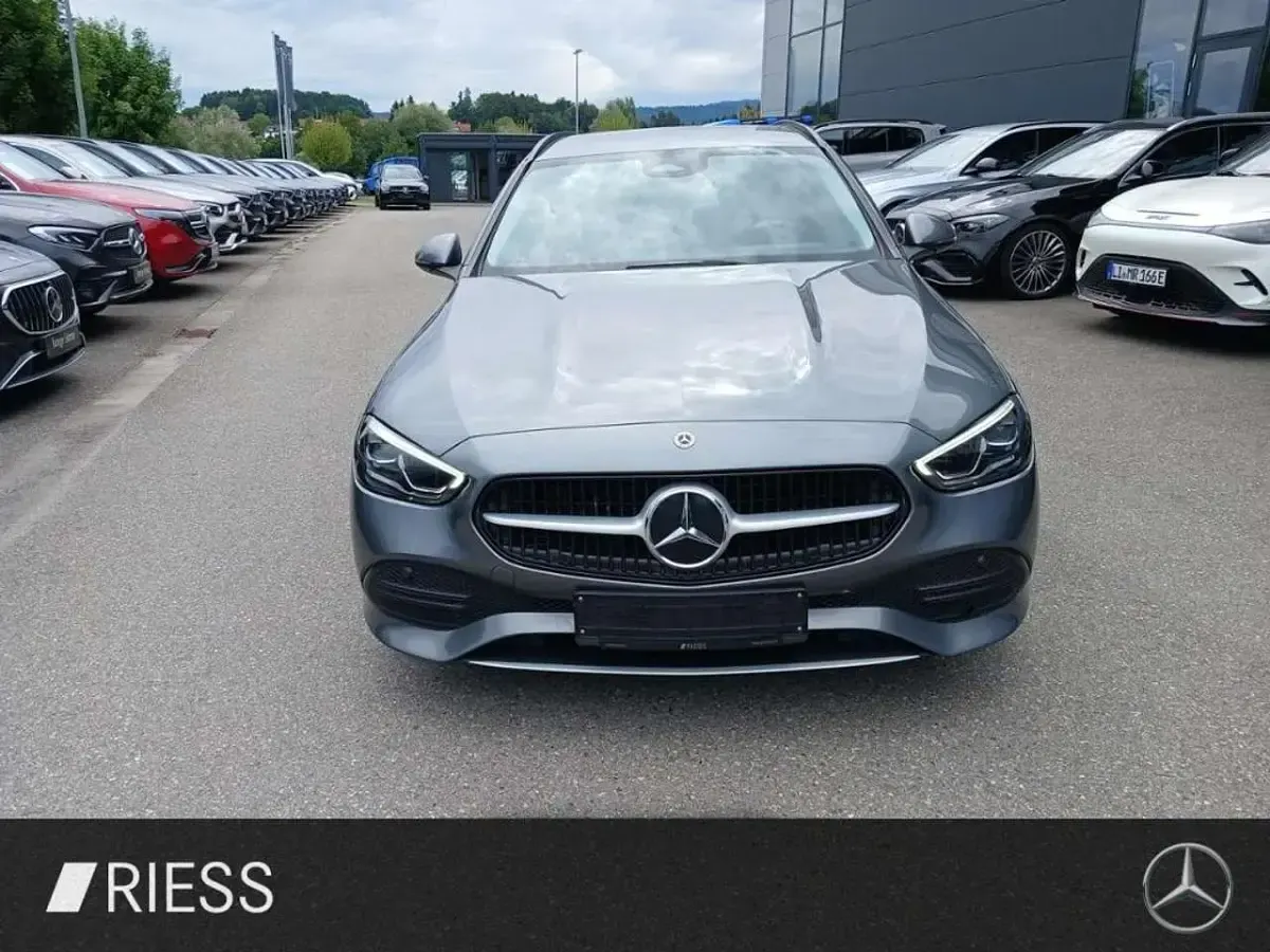Gebraucht Mercedes C220 200 PS (147 kW) 2023 Grau Kombi