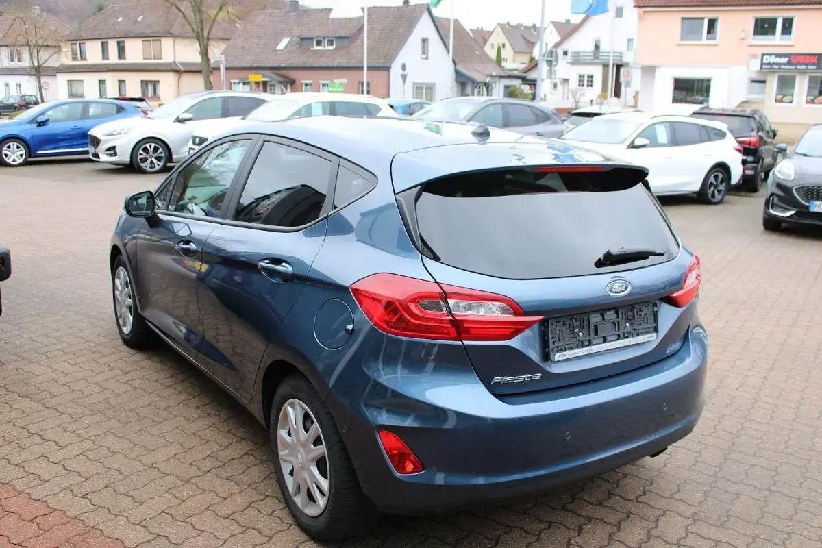 Gebraucht Ford Fiesta Cool & Connect 101 PS (74 kW) 2019 Blau Kleinwagen