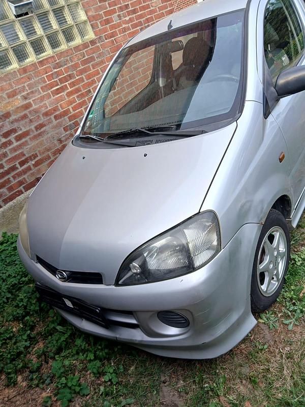 Gebraucht Daihatsu YRV 73 PS (53 kW) 2005 Grau Van / Kleinbus