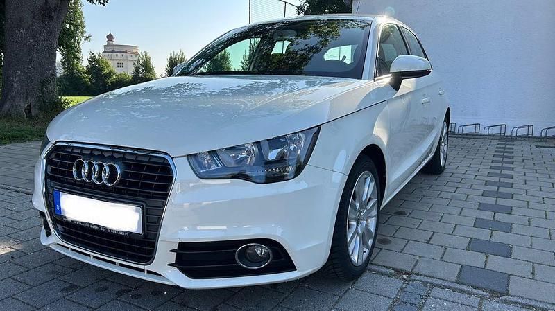 Weiß Gebraucht 2012 Audi A1 Sportback Design Kleinwagen | 7.600 € (Fairer Preis) - Bild 1/4