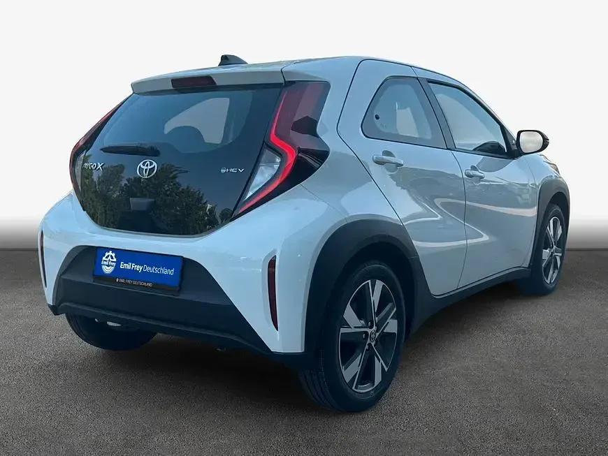 Neu Toyota Aygo X Active 92 PS (67 kW) 2026 Weiß SUV