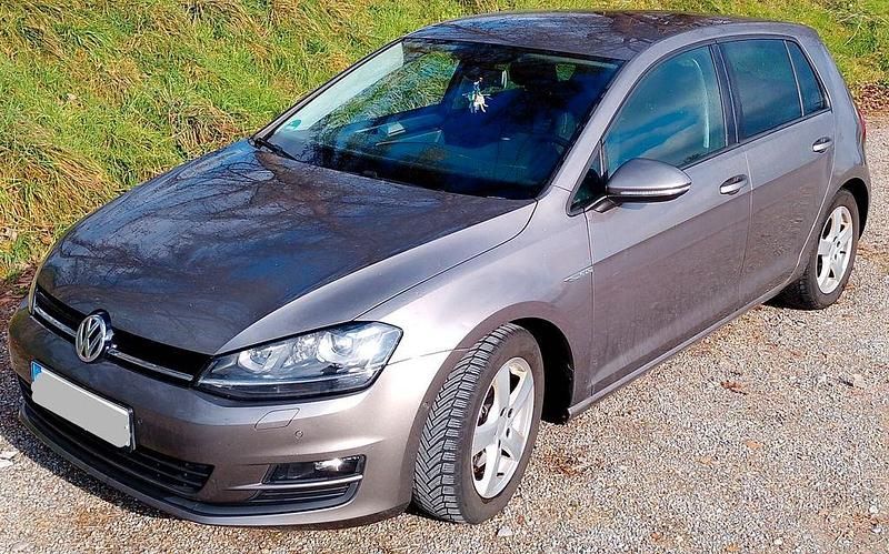 Silber Gebraucht 2014 VW Golf VII Cup Limousine | 10.800 € (Guter Preis) - Bild 1/4