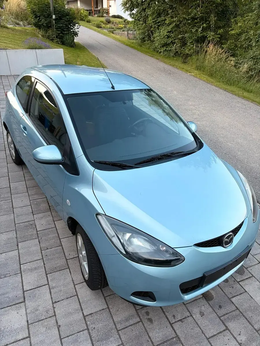 Gebraucht Mazda 2 75 PS (55 kW) 2009 Blau Kleinwagen