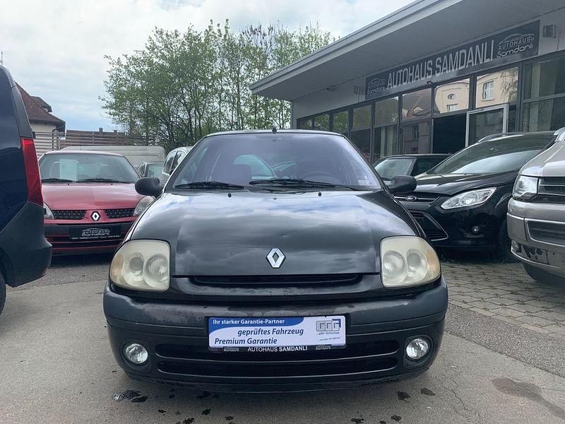 Używany Renault Clio II Authentique 75 KM (55 kW) 2001 Czarny Sedan/Limuzyna