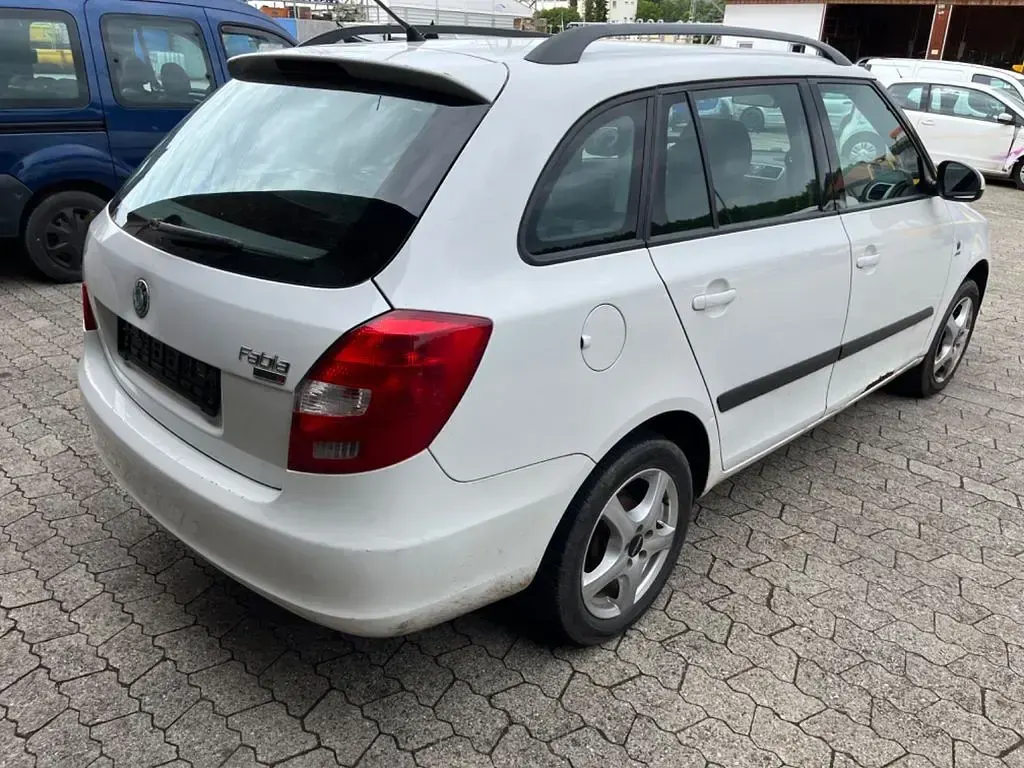 Gebraucht Skoda Fabia Ambiente 69 PS (50 kW) 2008 Weiß Kombi