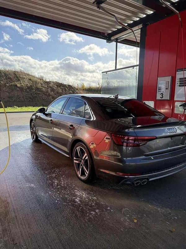 Gebraucht Audi A4 Sport 190 PS (139 kW) 2016 Limousine