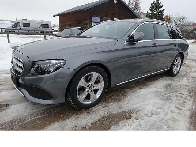 Selenitgrau Gebraucht 2017 Mercedes E220 Avantgarde Kombi | 25.950 € (Fairer Preis) - Bild 1/4