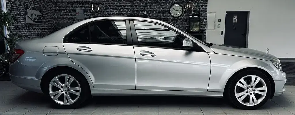 Gebraucht Mercedes C180 156 PS (114 kW) 2008 Iridiumsilber  lack Limousine