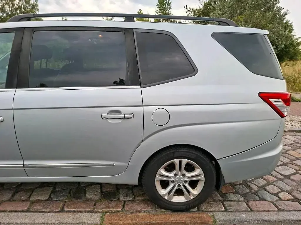 Gebraucht SsangYong Rodius Quartz 178 PS (130 kW) 2018 Grau Van / Kleinbus