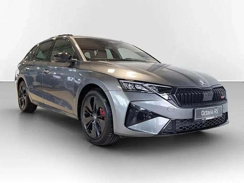 Neu Skoda Octavia RS 195 PS (143 kW) 2026 Grau Kombi