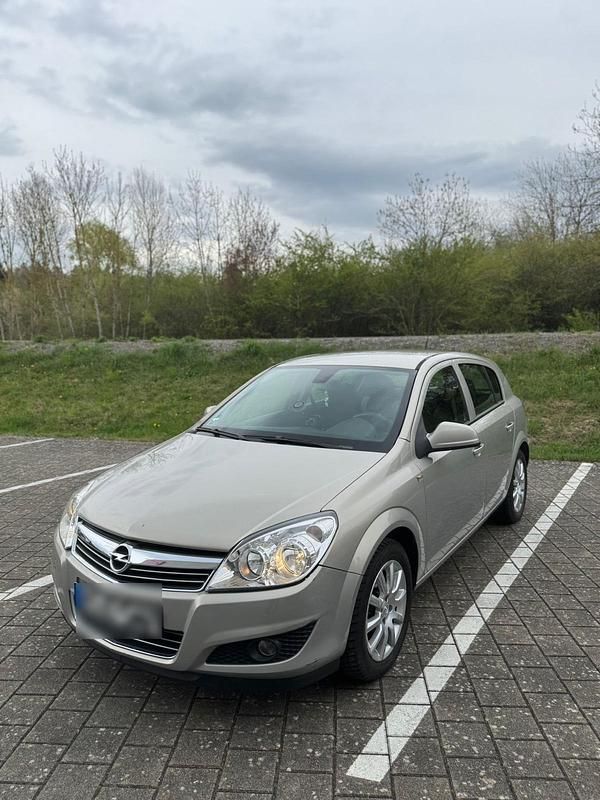 Gebraucht Opel Astra 90 PS (66 kW) 2010 Beige Kleinwagen