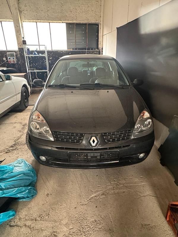 Schwarz Gebraucht 2000 Renault Clio II Kleinwagen | 1.000 € (Guter Preis) - Bild 1/4