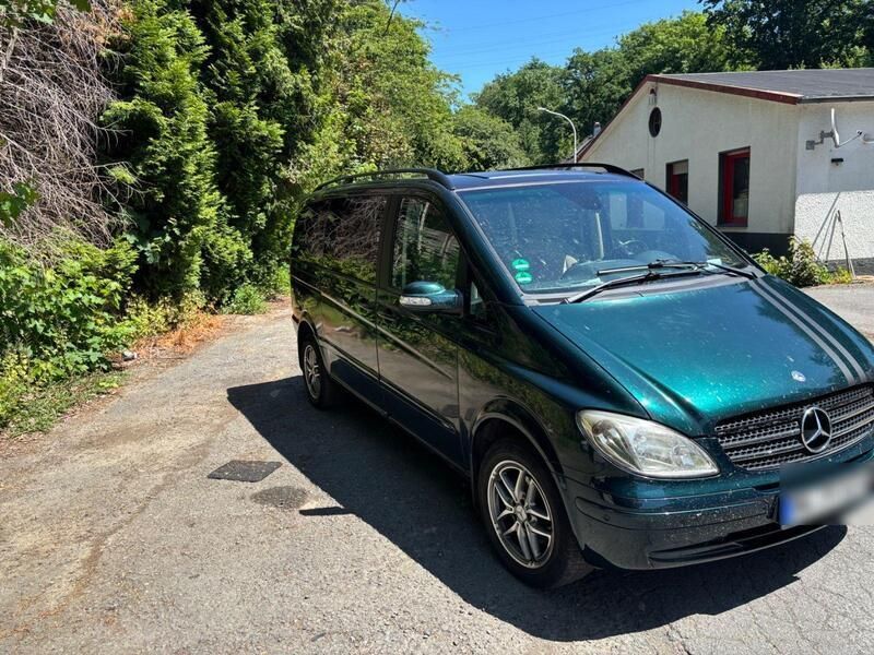 Grün Gebraucht 2005 Mercedes Viano Van / Kleinbus | 6.400 € (Guter Preis) - Bild 1/4