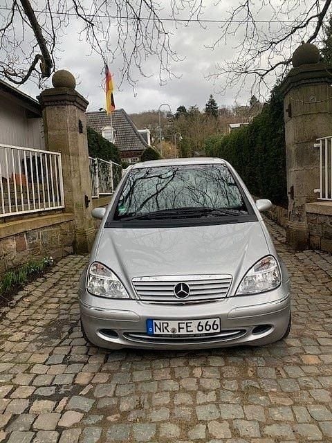 Gebraucht Mercedes A140 Elegance 82 PS (60 kW) 2004 Silber Van / Kleinbus