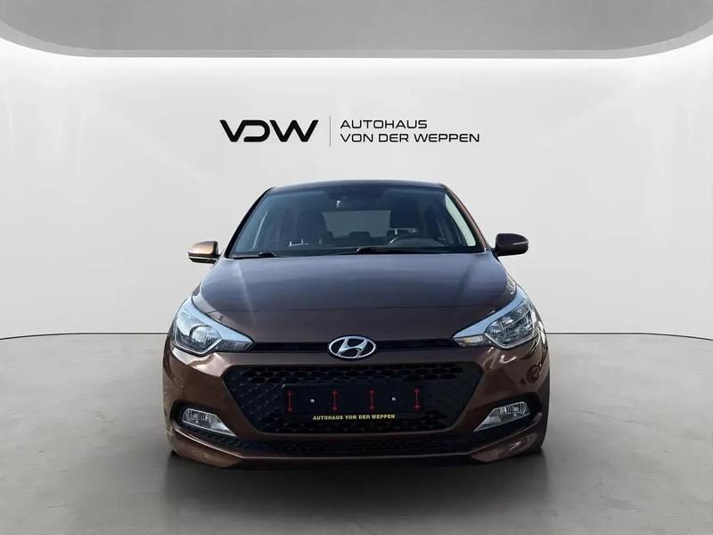 Gebraucht Hyundai i20 YES! 84 PS (61 kW) 2015 Braun Kleinwagen