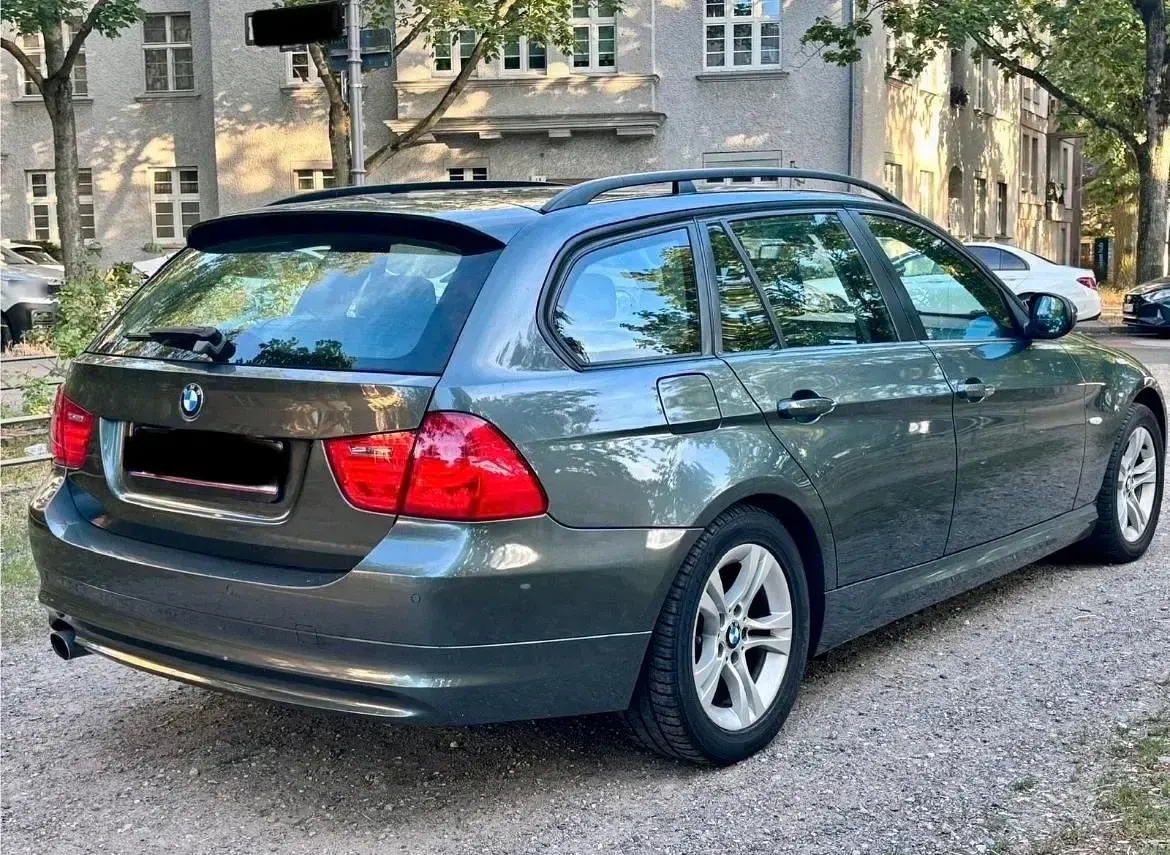 Gebraucht BMW 320 M Sport 177 PS (130 kW) 2009 Grau Kombi