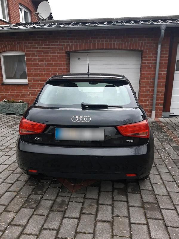 Second-hand Audi A1 90 CP (66 kW) 2012 Negru Hatchback
