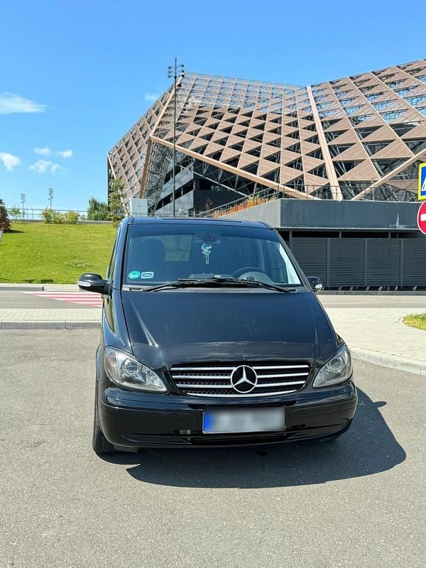 Schwarz Gebraucht 2009 Mercedes Viano Van / Kleinbus | 8.900 € (Superpreis) - Bild 1/4