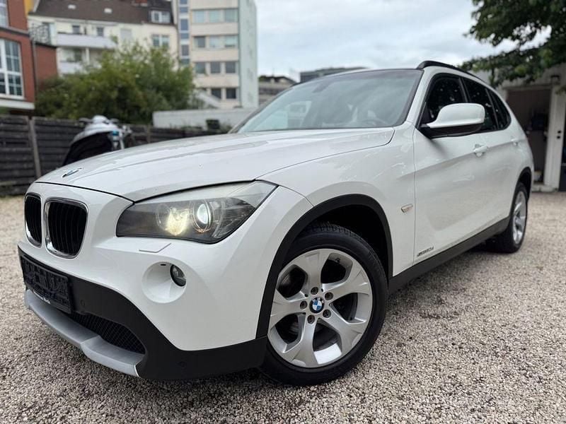 Weiß Gebraucht 2011 BMW X1 Sport Line SUV | 6.450 € (Guter Preis) - Bild 1/4