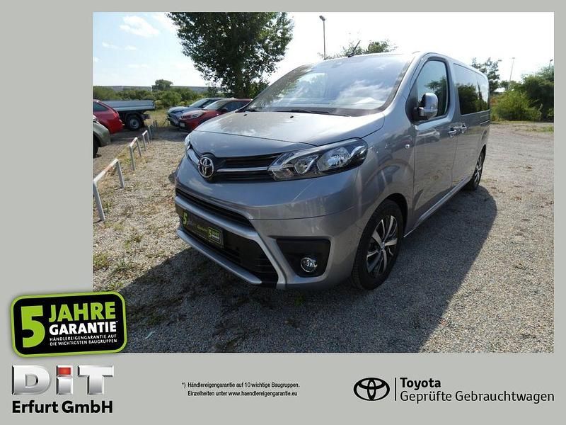 Silver metallic Gebraucht 2024 Toyota Proace Verso Comfort Kombi | 34.990 € (Superpreis) - Bild 1/4