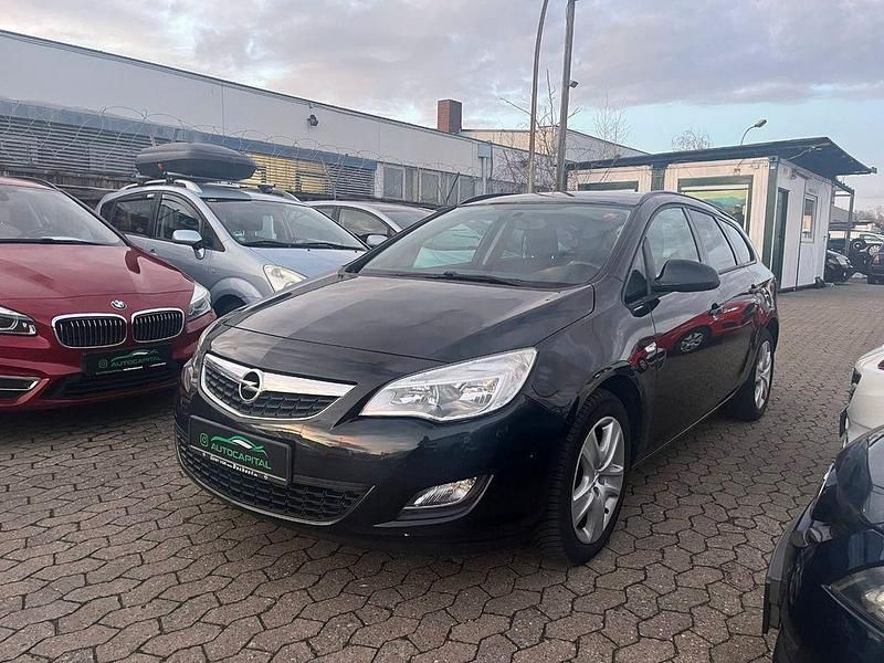 Gebraucht Opel Astra Design Edition 110 PS (80 kW) 2012 Schwarz Kombi
