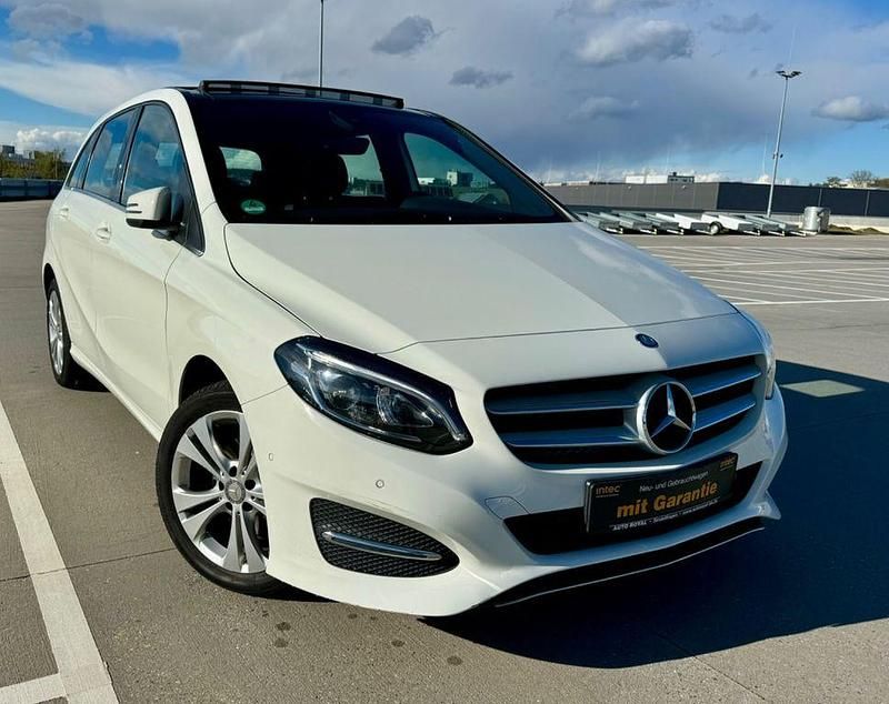 Gebraucht Mercedes B220 Urban 184 PS (135 kW) 2016 Weiß Van / Kleinbus