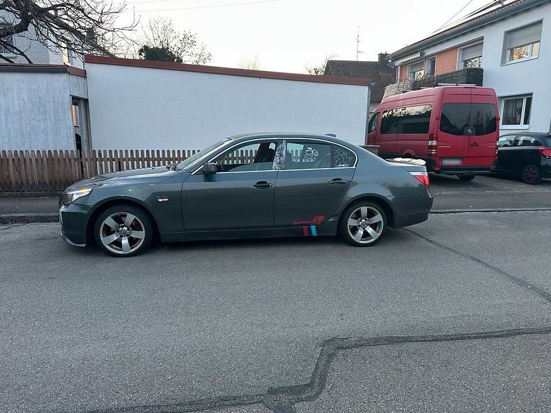 Gebraucht BMW 525 193 PS (141 kW) 2004 Grün Limousine