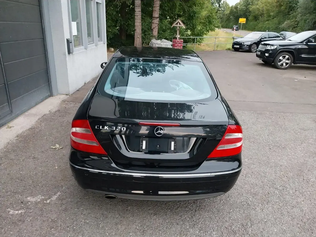 Gebraucht Mercedes CLK320 Avantgarde 218 PS (160 kW) 2002 Schwarz Coupé