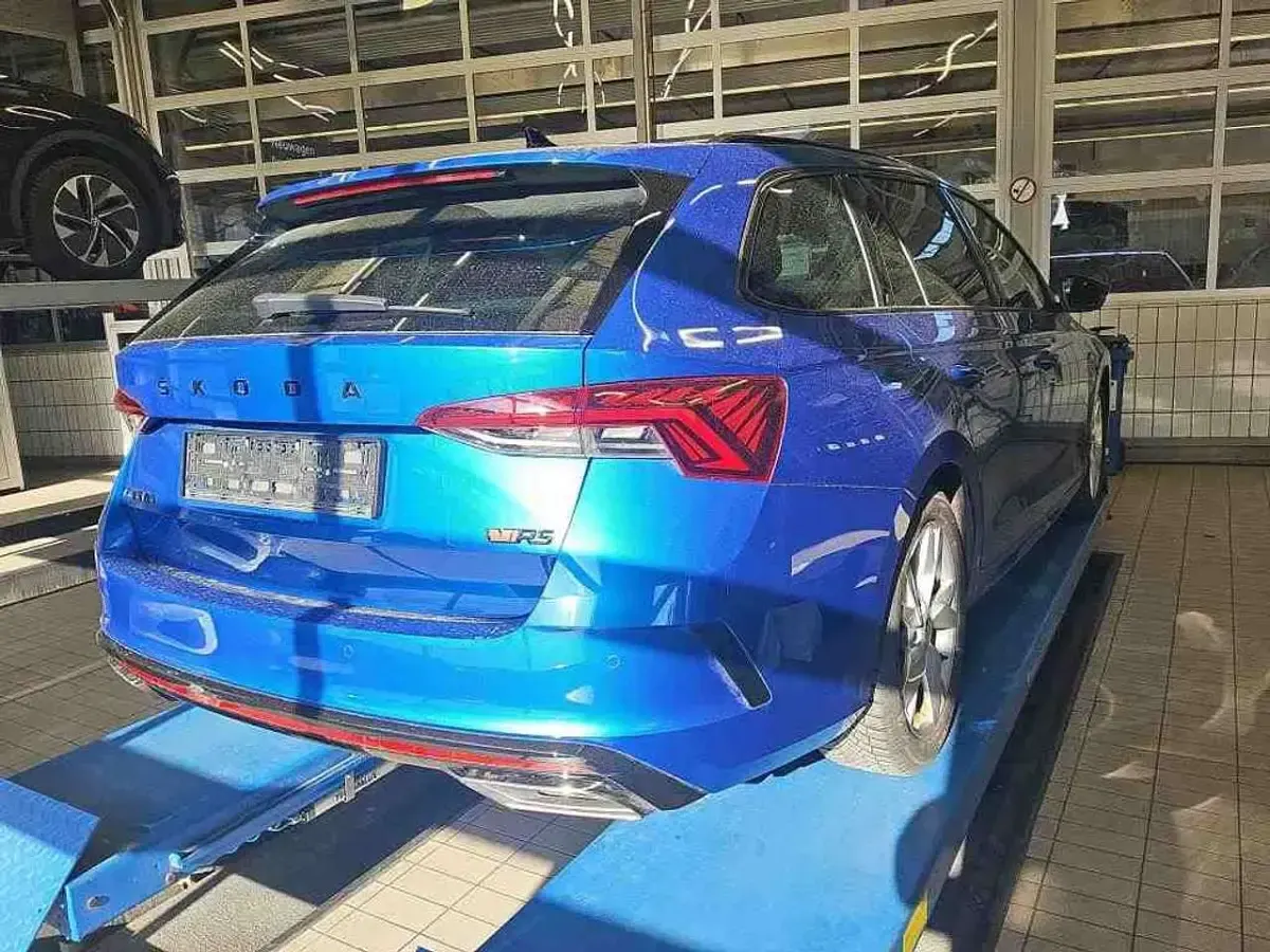 Gebraucht Skoda Octavia RS 200 PS (147 kW) 2024 Blau Kombi