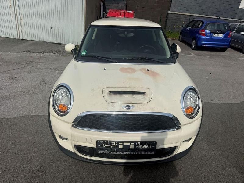 Pepper white Gebraucht 2011 Mini Cooper S Kleinwagen | 4.900 € - Bild 1/4