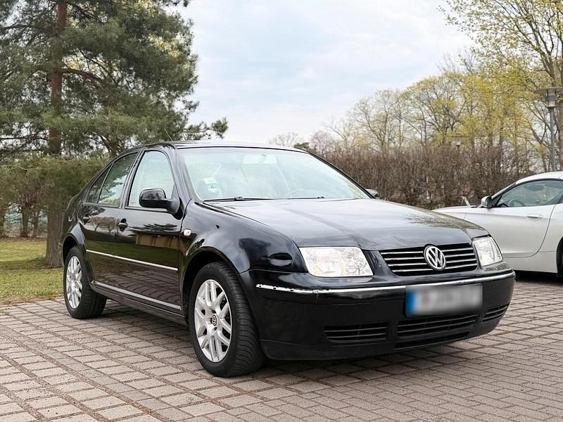 Second-hand VW Bora 105 CP (77 kW) 2003 Negru Berlinǎ