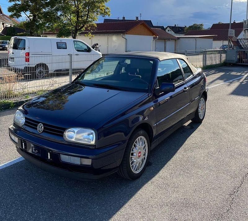 Blau Gebraucht 1997 VW Golf Cabriolet Cabrio | 2.700 € (Etwas zu teuer) - Bild 1/4