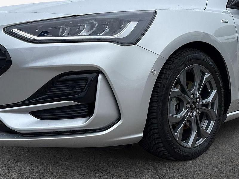 Gebraucht Ford Focus 116 PS (85 kW) 2024 Moondust silber metallic Kombi