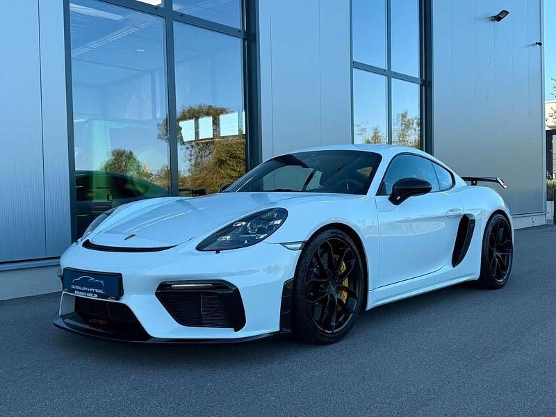 Weiß Gebraucht 2021 Porsche Cayman GT4 Chrono Coupé | 112.950 € (Fairer Preis) - Bild 1/4
