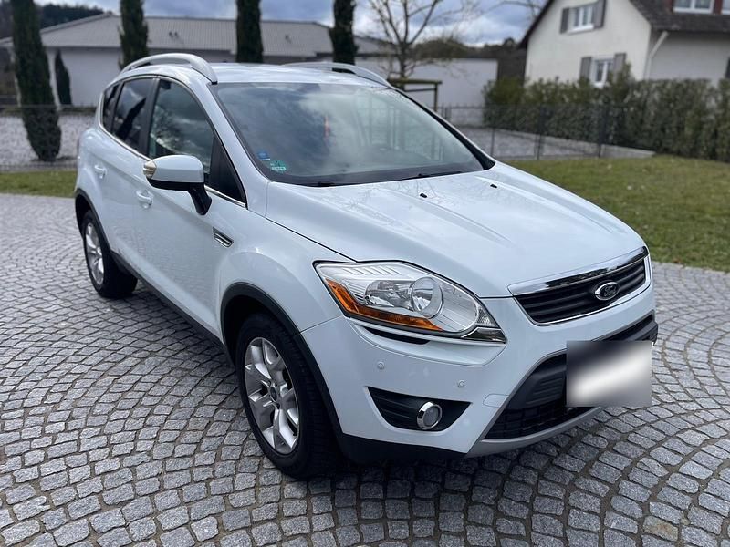 Gebraucht Ford Kuga 140 PS (102 kW) 2012 Weiß SUV