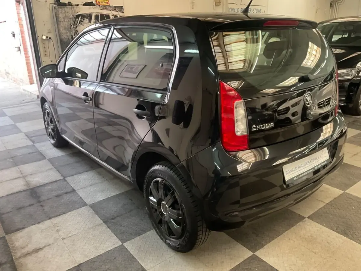 Używany Skoda Citigo Active 60 KM (44 kW) 2015 Czarny Hatchback